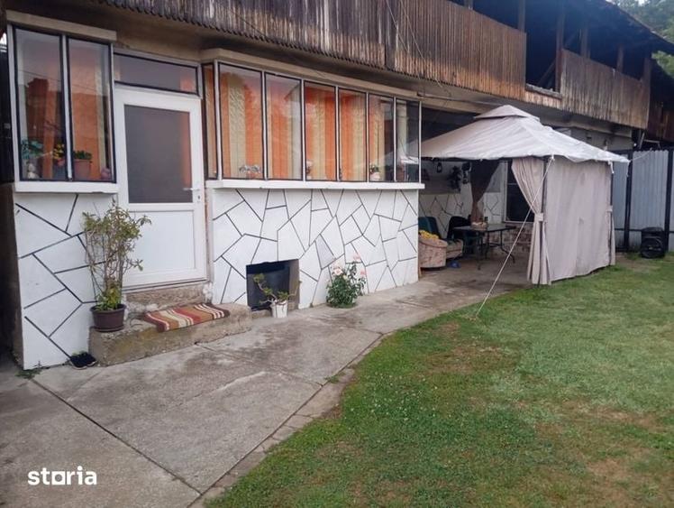 Casă cu 4 camere cu Teren 1094 Mp în Măgureni
