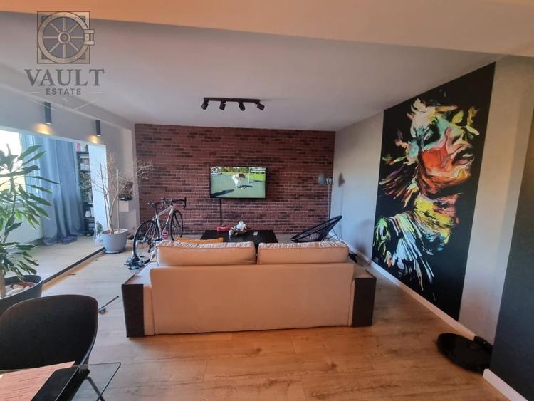 Apartament cu 3 camere decomandat, mobilat în Decebal