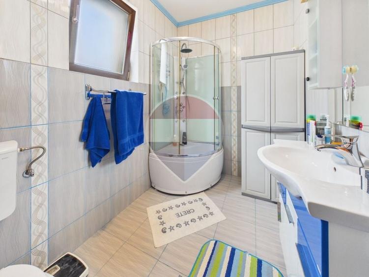 Casă individuală cu 4 camere cu Teren 619 Mp în Central