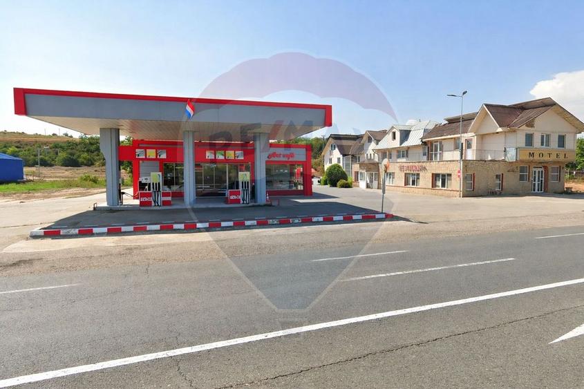Spațiu comercial de 720mp cu teren 10.981mp de vânzare - Racaciuni - 1