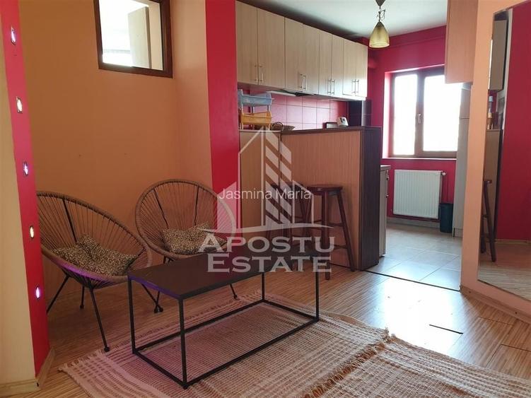Apartament cu 2 dormitoare spatios, centrala proprie, in zona Balcescu Apartament cu 2 dormitoare spatios, centrala proprie, in zona Balcescu