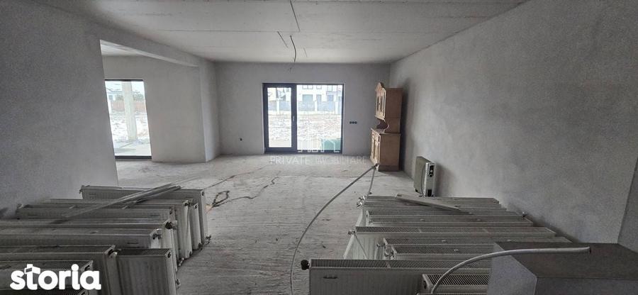 Casa 283 Mp/ Teren 835 Mp, Nou Construita, Solovastru, Zona Reghin - 1