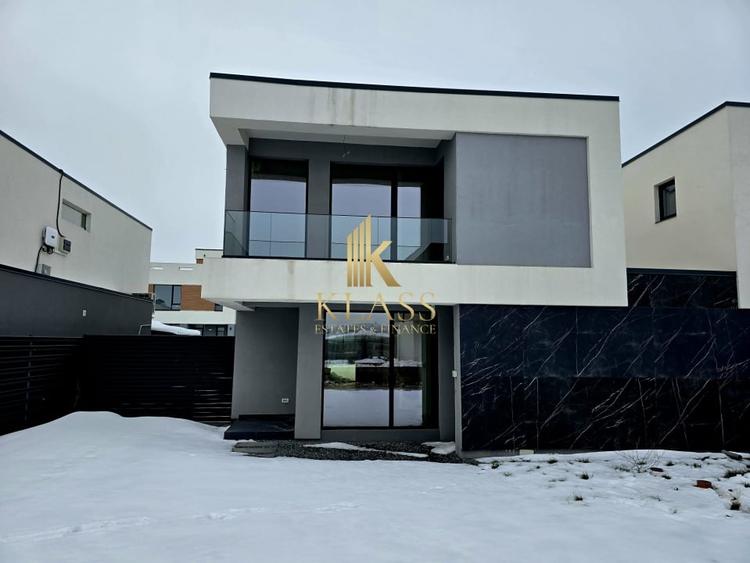 Vila 5 camere Tunari de vanzare - 1