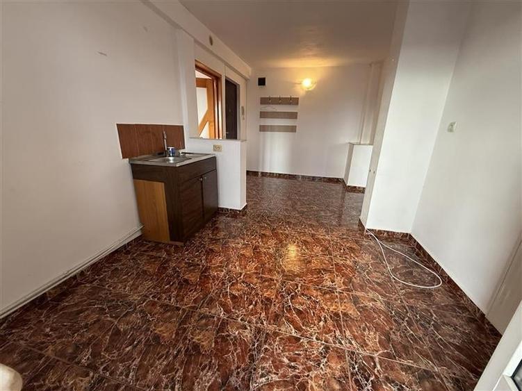 22 Decembrie - 2 camere decomandat - 6