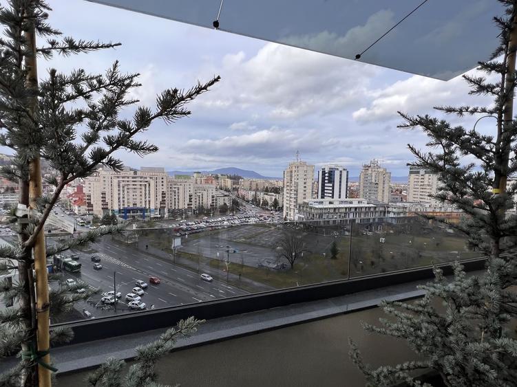 Oaza de lux in Centrul Civic: Apartament cu priveliste panoramica in Brasov - 1