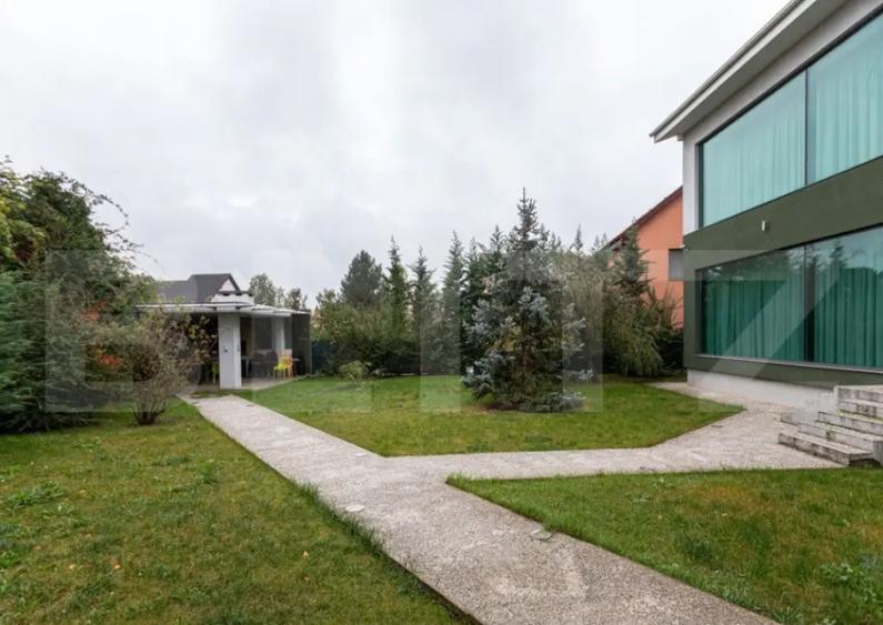 Vila, 8 camere, 790 mp utili, zona Lunei - 10