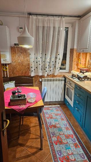 Vand apartament 3 camere etaj 1 - 3