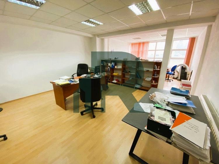 Spatiu open-space generos pretabil birou in zona centrala din Sibiu - 5