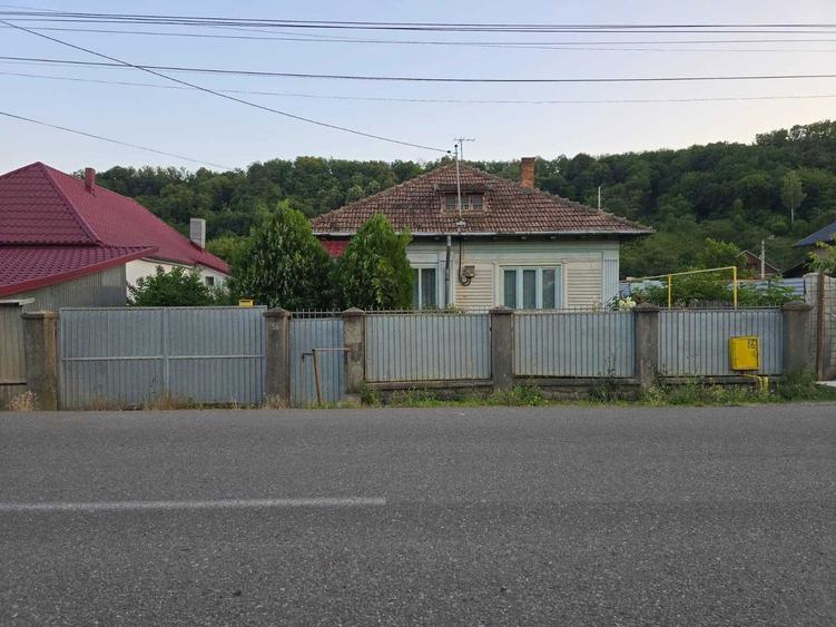 Casa batraneasca + teren de vanzare in Targu Ocna, strada Tisesti - 5