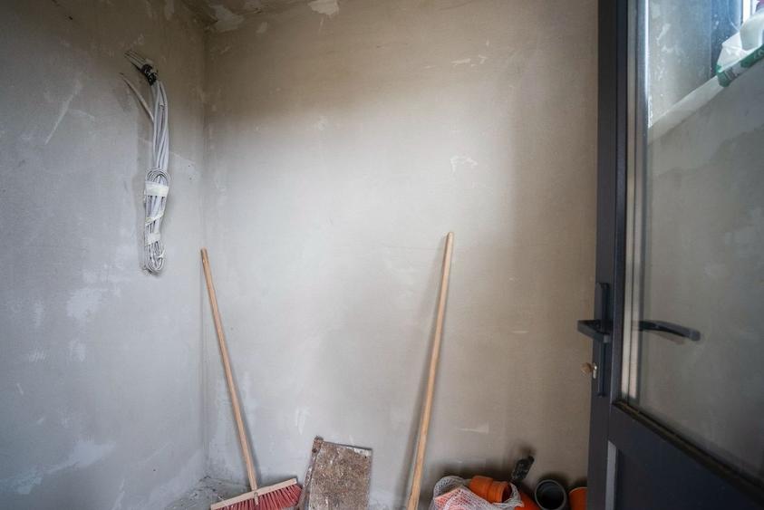 CASA NOUA SEMIFINISATA IN CIHEI CU 3 CAMERE - 9