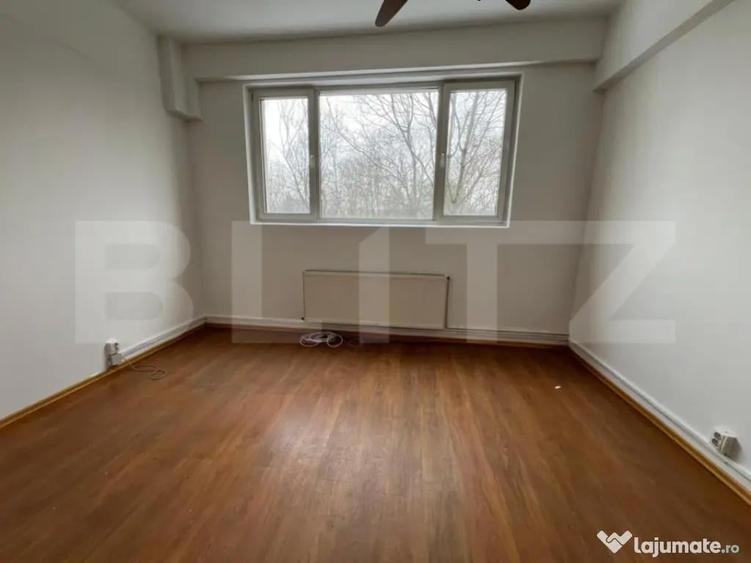 Spa?iu birou, 90 mp, zona Pia?a 1 Mai - 4