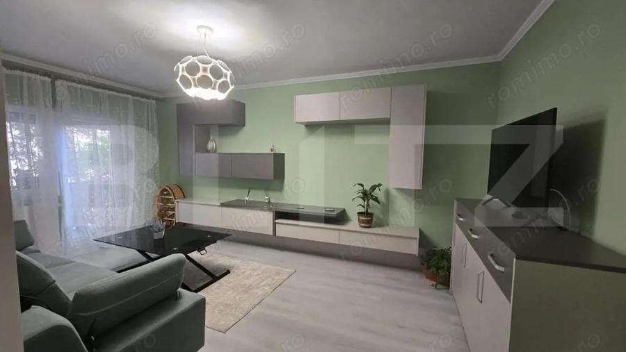 Apartament de vanzare, cu 4 camere, 78 mp, zona Micro17 - 1