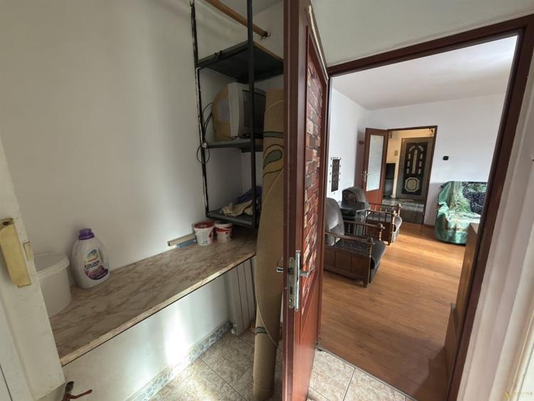 Apartament 2 camere tip Q de vanzare la parter, str. Feldioarei - 10