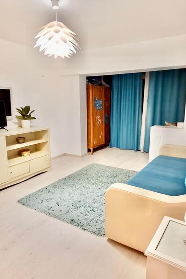 apartament 3 camere , decomandat, langa plaja, vedere la mare, 160000 euro - 1