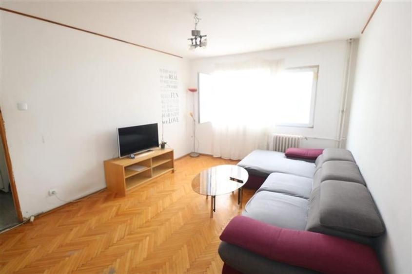 Apartament cu 3 camere, zona Sagului - 1