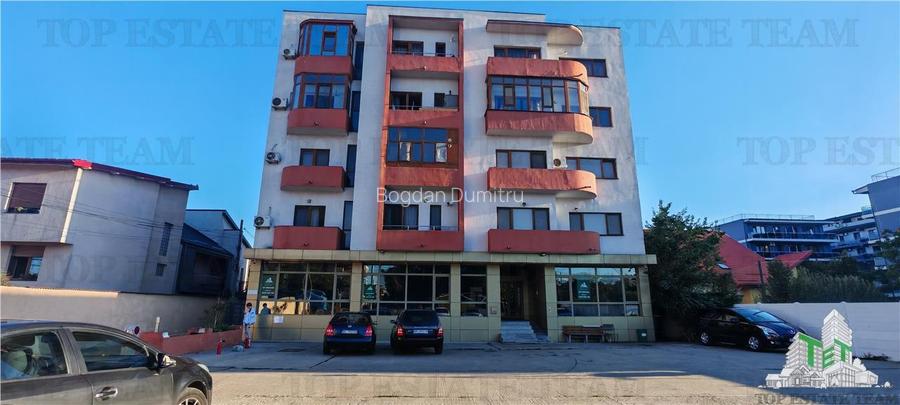 Spatiu comercial, stradal, parter de bloc si demisol, 800mp plus 600 mp teren li