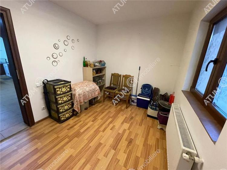 Casa 6 camere decomandate curte 130 mp in Selimbar - 9