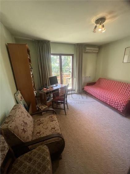 LIPOVEI - Vila INDIVIDUALA - P+2 - 8 cam - 4 bai - curte -GRADINA - PIVNITA -toa - 6