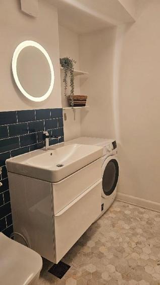 Apartament cu 2 camere decomandat, mobilat în Central