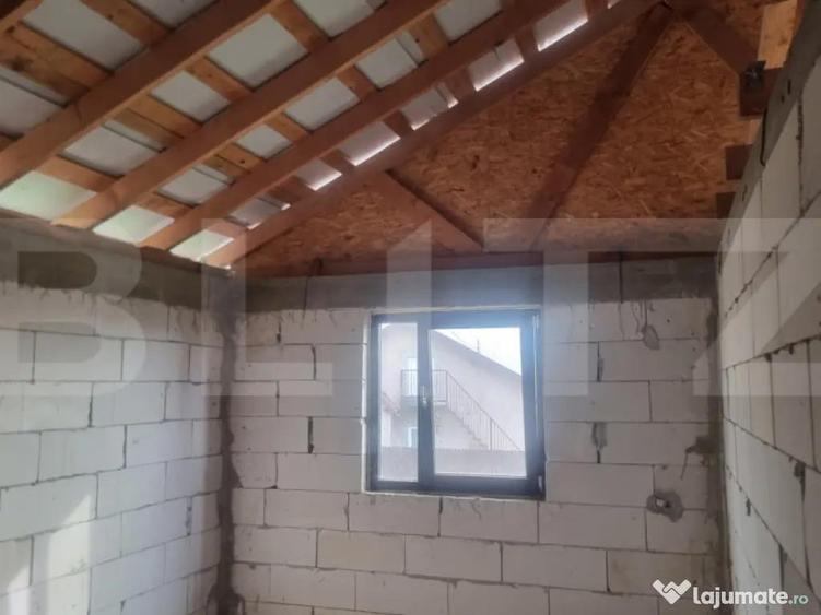 CASA LA ROSU CU TEREN - 9