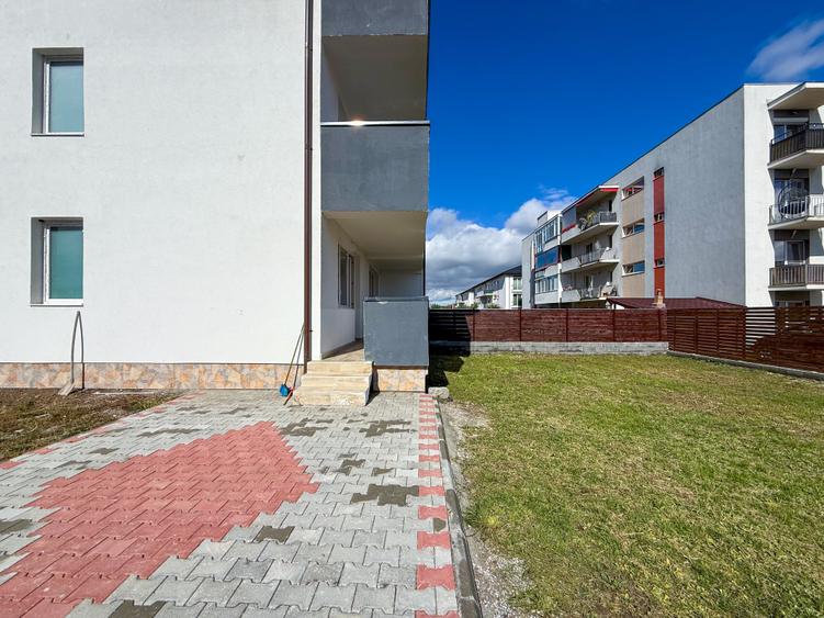 Apartament 2 Camere Parter  Curte de 347 Mp Sanpetru - 3