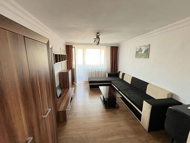 Vand apartament - 3 camere - decomandat - 1