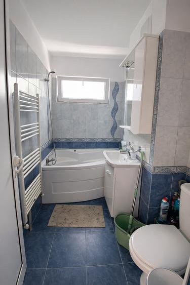 Apartament cu 2 camere, etajul 3/4, zona Podu Ros - 5