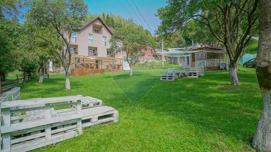 Pensiune in Moieciu de Jos, investitie cu potential turistic ridicat! - 2