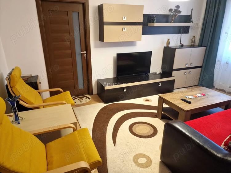 Inchiriez Apartament cu 2 Camere in Campina, Central Inchiriez Apartament cu 2 Camere in Campina, Central