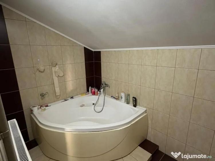 Casa de vanzare sau inchiriere - 9