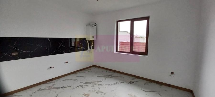 Sabareni, casa noua, 3 camere, 2 bai, bucatarie, terasa, pivnita - 12