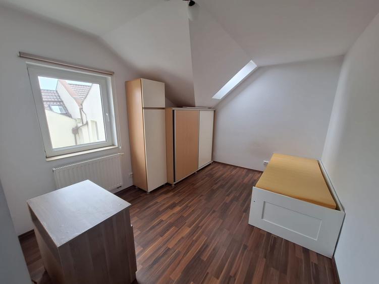 Inchiriez apartament 2 camere decom. - 4