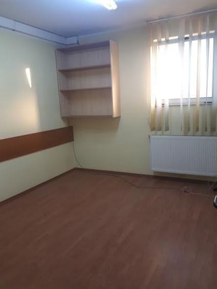 Cladire Birouri- 3 niveluri + 2 corpuri - 10