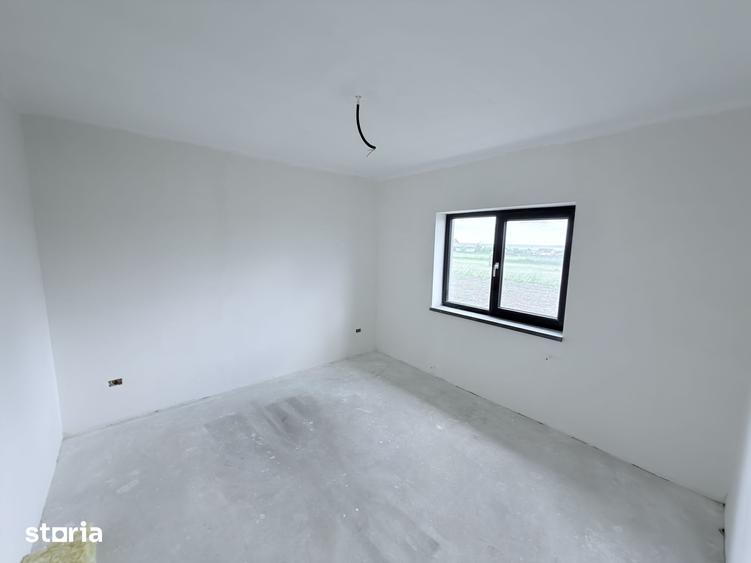 Casă cu 3 camere cu Teren 1000 Mp în Stăuceni