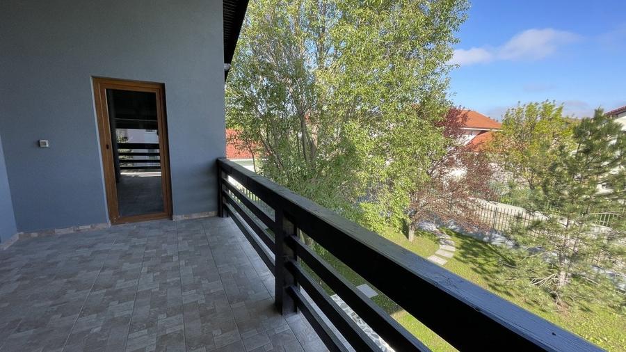 Vila Laguna Albastra  complet mobilata cu garaj - 33