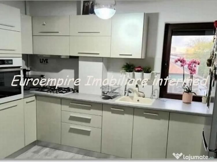 Apartament 3 camere zona Km 4 - 5