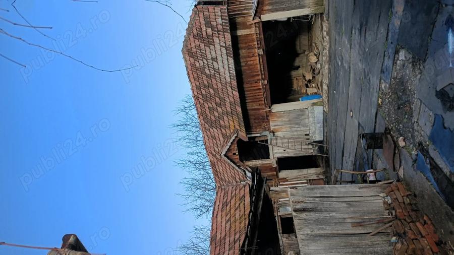 Casa de vanzare cu teren, in centru Rosia de Amaradia, Gorj - 2