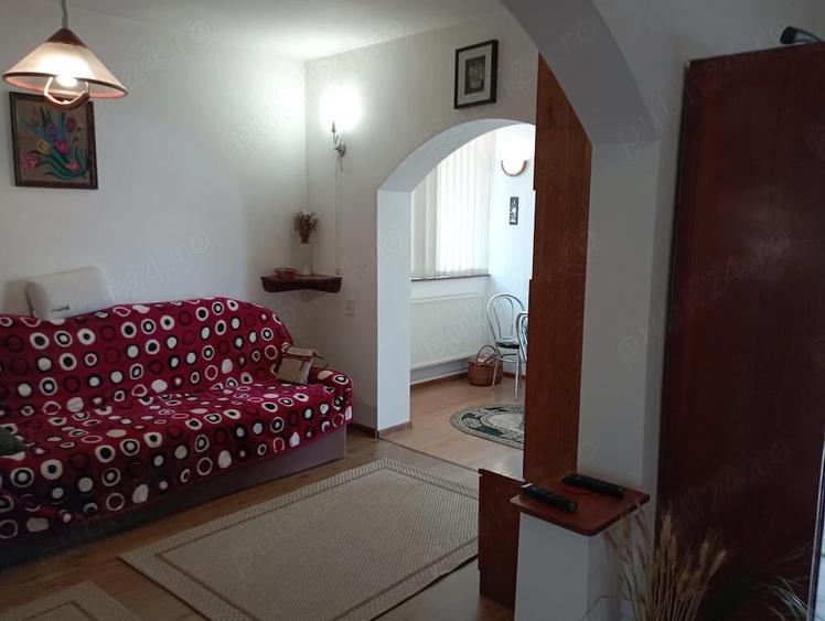 Casa -constructie solida-garaj-curte-zona Gojdu Deva - 2