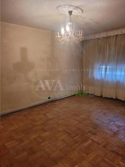 Apartament 3 camere decomandat zona Nord - 9