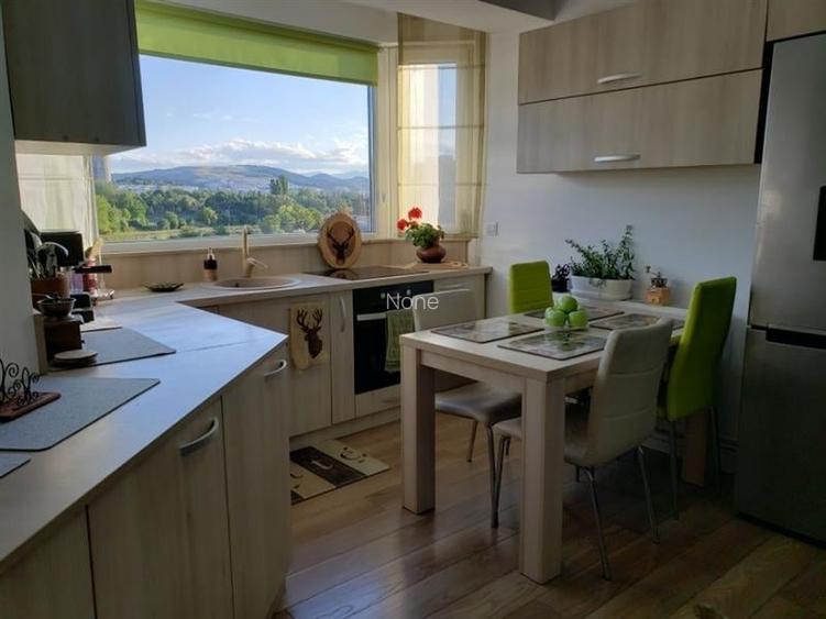 Apartament cu 3 camere semidecomandat, mobilat în Grigorescu Apartament cu 3 camere semidecomandat, mobilat în Grigorescu
