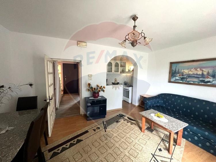 Casă / Vilă cu 6 camere de vânzare în com. Răcăciuni - 10