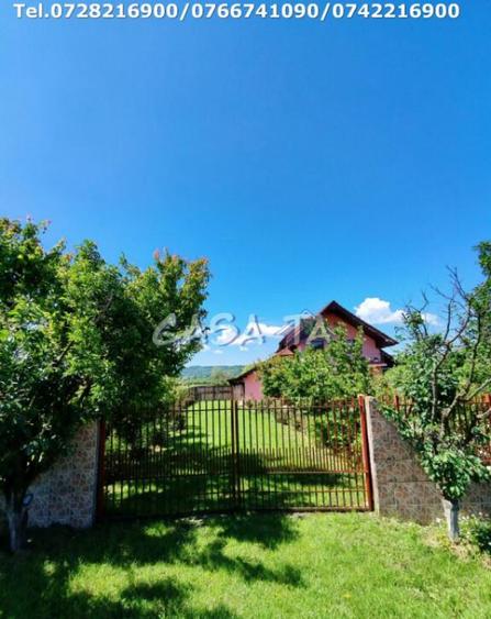 Casa situata in Samarinesti, sat Valea Bisericii - 17