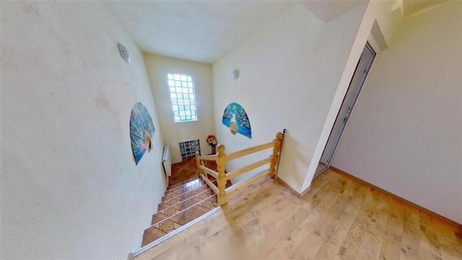 Acasa in Rasnov:Casa cu 5 camere,curte mare si liniste deplina, 500 mp teren, Ce - 36