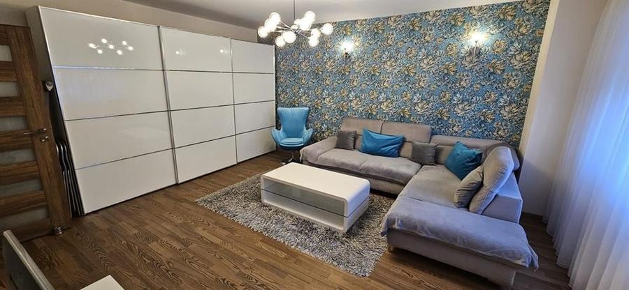 Chiriere apartament cu 2 camere renovata - 1