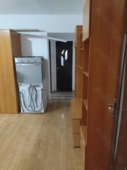 Apartament cu 2 camere semidecomandat în Titu