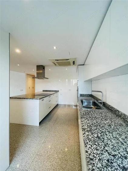 INCHIRIERE APARTAMENT 4 CAMERE DOUA LOCURI PARCARE ZONA KISELEFF SECTOR 1 - 8