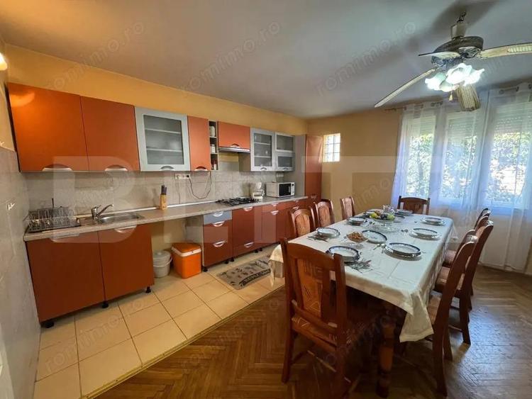 De Vanzare Casa de Vacan?a cu Teren Generos 5.755 m2 , 3 Camere - 11