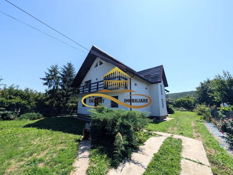 Casă &icirc;n Traian, poziție excelentă! - 1