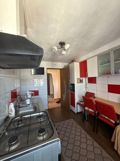 - Ideal pentru familie Apartament 4 camere,spatios, complet echipat - 1