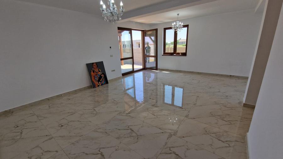 De vanzare 1/2 Duplex Sacalaz - 6